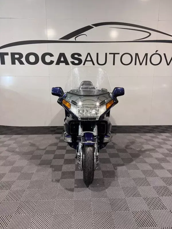 Honda Gold Wing 2000 - 8750 EUR, 84000 km - AUTO.MOTO.pt - 84000km - foto 12 de 28