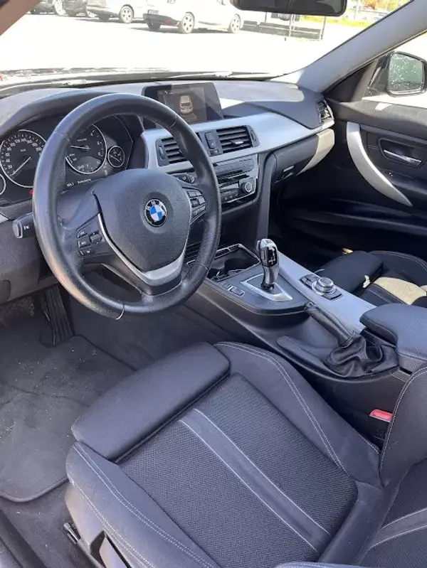 BMW 316 2018 - 16000 EUR, 236000 km - AUTO.MOTO.pt - 236000km - foto 8 de 15
