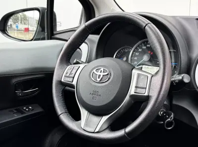 Toyota Yaris 2012 - 12750 EUR, 39000 km - AUTO.MOTO.pt - 39000km - foto 18 de 37