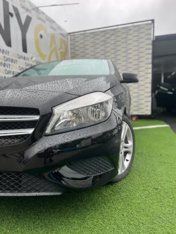 Mercedes-Benz 180 2014 - 13990 EUR, 178000 km - AUTO.MOTO.pt - 178000km - foto 3 de 11
