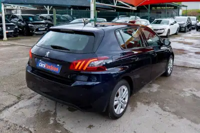 Peugeot 308 2018 - 12000 EUR, 185000 km - AUTO.MOTO.pt - 185000km - foto 16 de 17