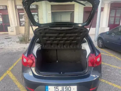 SEAT Ibiza 2010 - 5750 EUR, 156000 km - AUTO.MOTO.pt - 156000km - foto 12 de 33