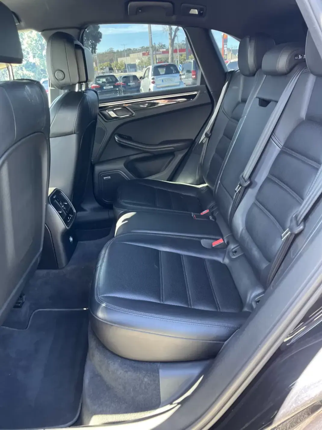 Porsche Macan 2014 - 37000 EUR, 218500 km - AUTO.MOTO.pt - 218500km - foto 10 de 37