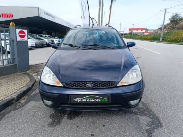 Ford Focus 2002 - 1800 EUR, 400000 km - AUTO.MOTO.pt - 400000km - foto 3 de 16