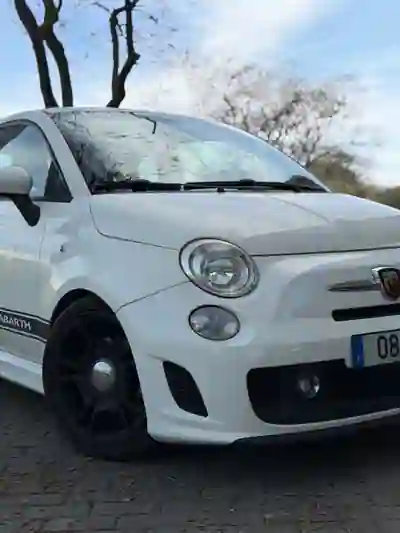 Abarth 500 2010 - 11500 EUR, 152535 km - AUTO.MOTO.pt - 152535km - foto 2 de 10
