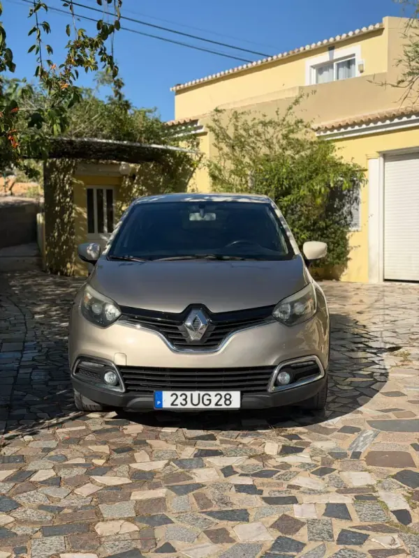 Renault Captur 2015 - 11900 EUR, 189748 km - AUTO.MOTO.pt - 189748km - foto 3 de 7