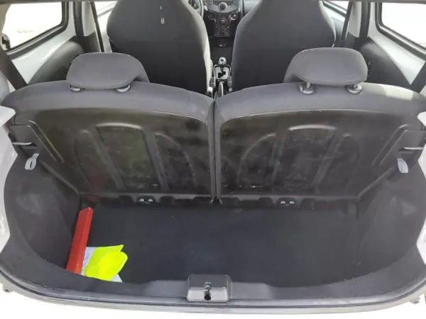 Citroën C1 2019 - 12950 EUR, 59000 km - AUTO.MOTO.pt - 59000km - foto 9 de 11