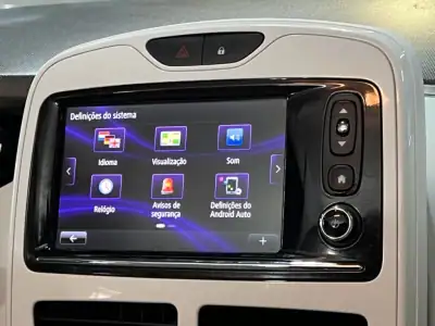 Renault Zoe 2019 - 9990 EUR, 150000 km - AUTO.MOTO.pt - 150000km - foto 24 de 29