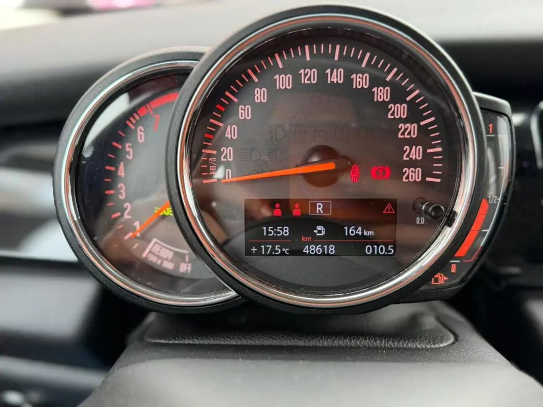 MINI Cooper 2023 - 22900 EUR, 48618 km - AUTO.MOTO.pt - 48618km - foto 3 de 15