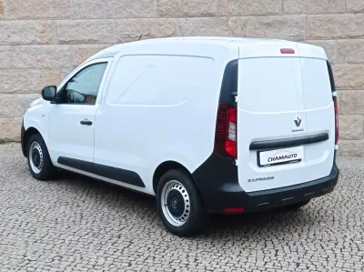 Renault Kangoo 2022 - 14490 EUR, 89000 km - AUTO.MOTO.pt - 89000km - foto 2 de 10