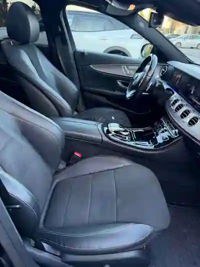 Mercedes-Benz E 300 2018 - 39000 EUR, 62500 km - AUTO.MOTO.pt - 62500km - foto 10 de 12