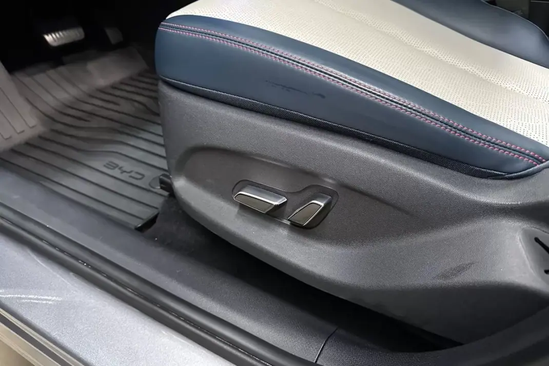 BYD Atto 3 2023 - 27950 EUR, 7718 km - AUTO.MOTO.pt - 7718km - foto 53 de 60