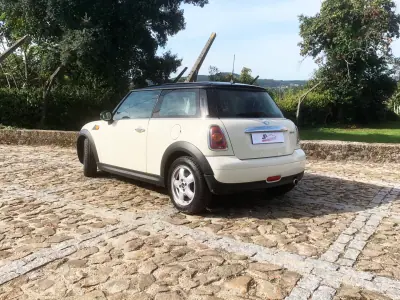 MINI 3 Portas 2010 - 7990 EUR, 134834 km - foto 2 de 10
