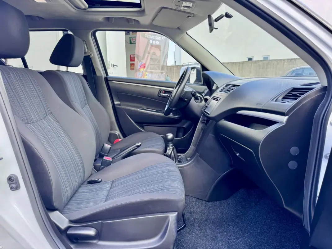 Suzuki Swift 2015 - 8990 EUR, 178000 km - AUTO.MOTO.pt - 178000km - foto 21 de 28