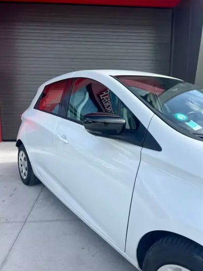 Renault Zoe 2021 - 20000 EUR, 29355 km - AUTO.MOTO.pt - 29355km - foto 6 de 21
