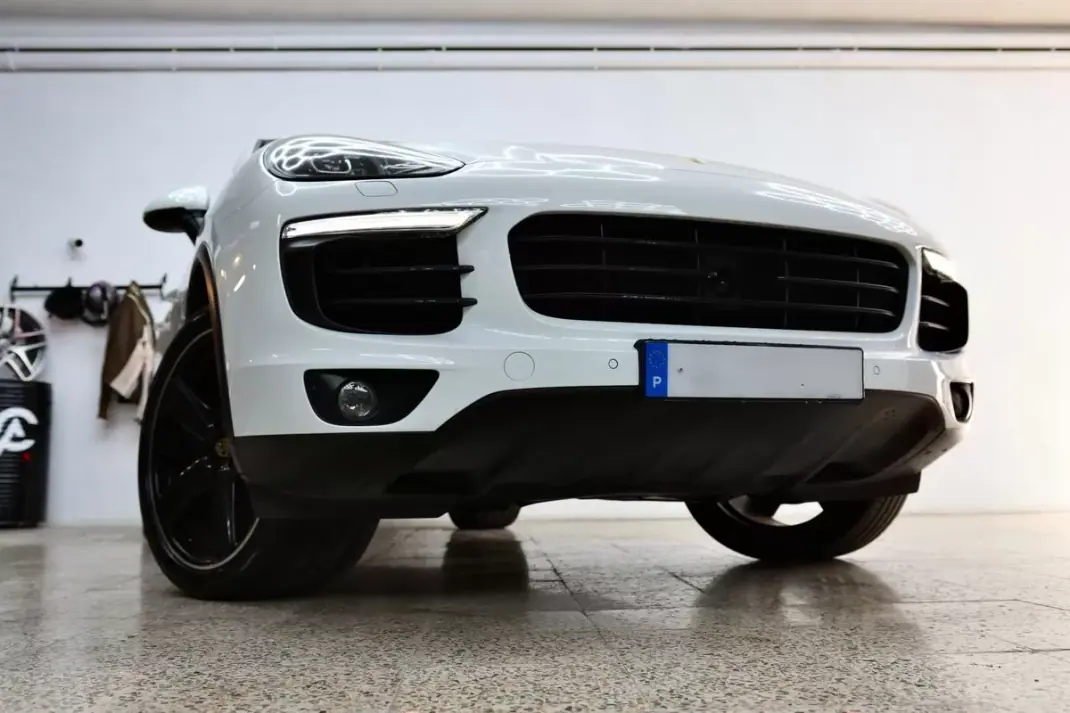 Porsche Cayenne 2015 - 41900 EUR, 140000 km - 140000km - foto 3 de 32