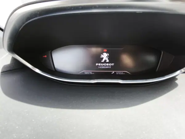 Peugeot 3008 2021 - 25600 EUR, 55789 km - AUTO.MOTO.pt - 55789km - foto 9 de 23