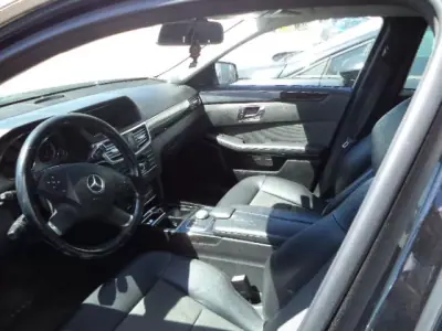 Mercedes-Benz E 250 2011 - 6990 EUR, 328830 km - AUTO.MOTO.pt - 328830km - foto 5 de 9