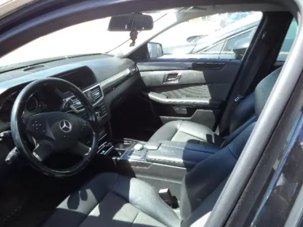 Mercedes-Benz E 250 2011 - 6990 EUR, 328830 km - AUTO.MOTO.pt - 328830km - foto 5 de 9