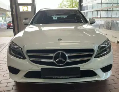 Mercedes-Benz C 300 2020 - 23999 EUR, 59016 km - AUTO.MOTO.pt - 59016km - foto 8 de 13