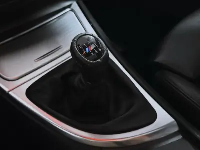 BMW 118 2008 - 14490 EUR, 198347 km - AUTO.MOTO.pt - 198347km - foto 15 de 17