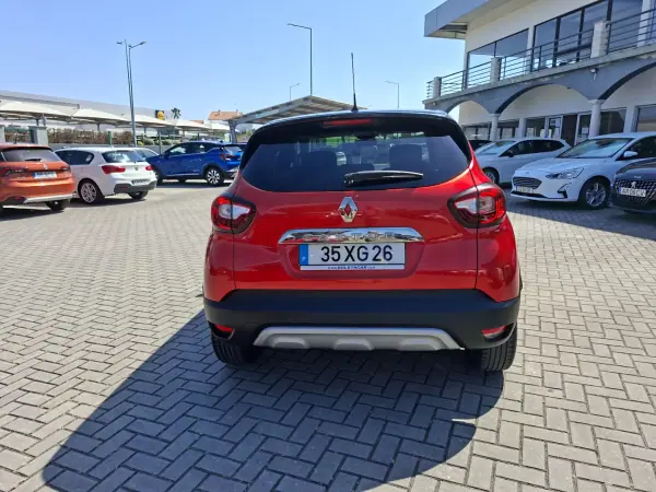 Renault Captur 2019 - 13350 EUR, 79800 km - AUTO.MOTO.pt - 79800km - foto 7 de 27