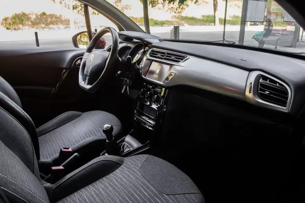 Citroën C3 2016 - 6490 EUR, 68132 km - AUTO.MOTO.pt - 68132km - foto 21 de 36