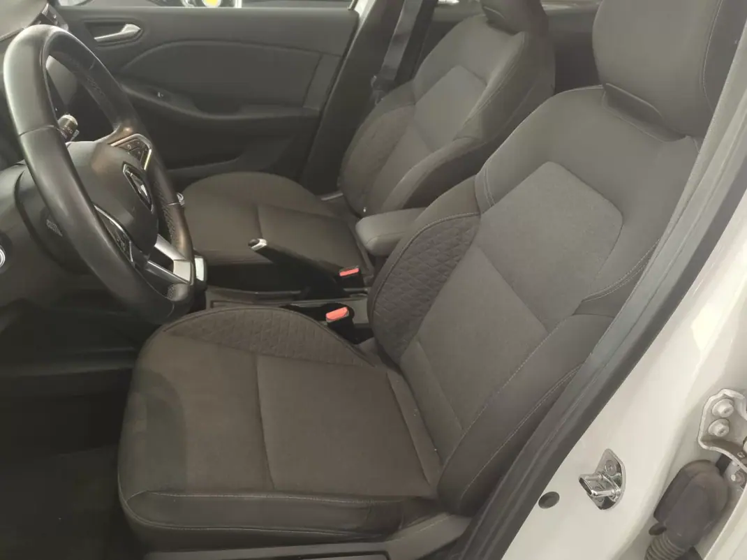 Renault Clio 2020 - 11990 EUR, 99000 km - AUTO.MOTO.pt - 99000km - foto 11 de 12