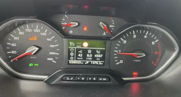 Peugeot Rifter 2019 - 16999 EUR, 56031 km - AUTO.MOTO.pt - 56031km - foto 10 de 15
