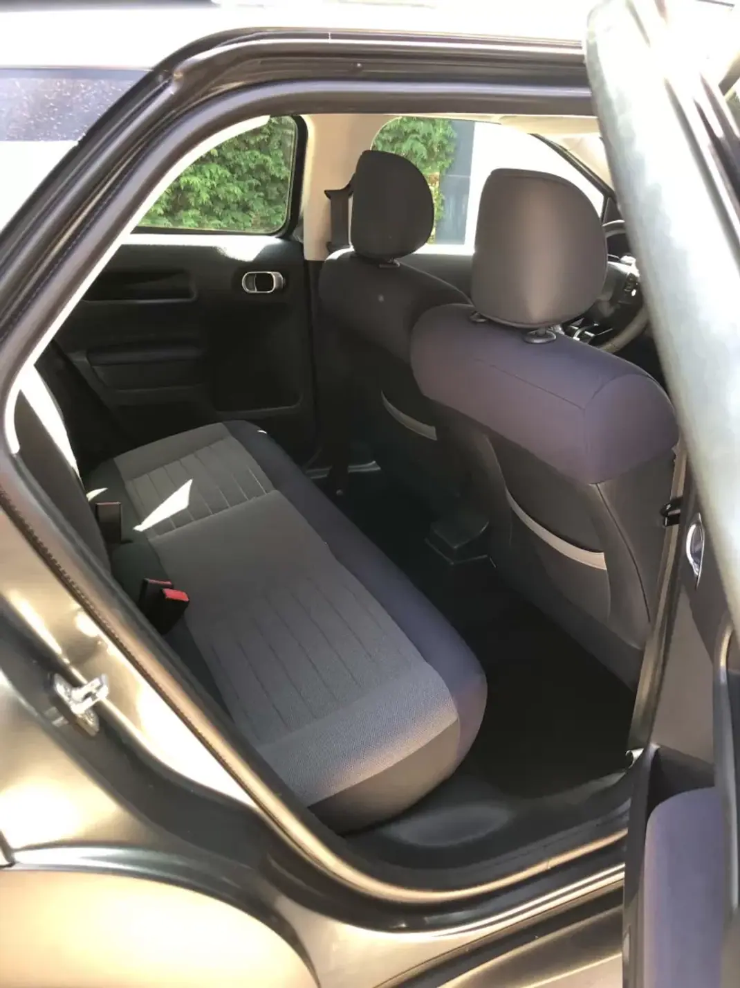 Citroën C4 Cactus 2014 - 9900 EUR, 167000 km - 167000km - foto 17 de 21