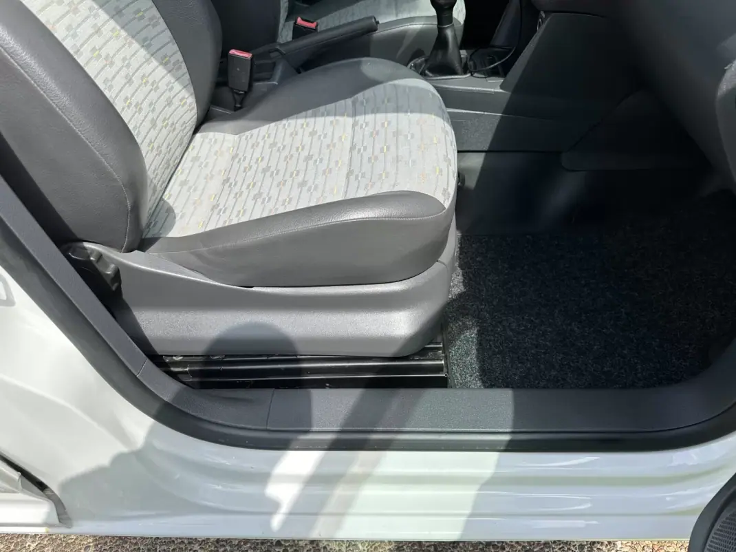 VW Caddy 2012 - 7900 EUR, 450000 km - 450000km - foto 39 de 45
