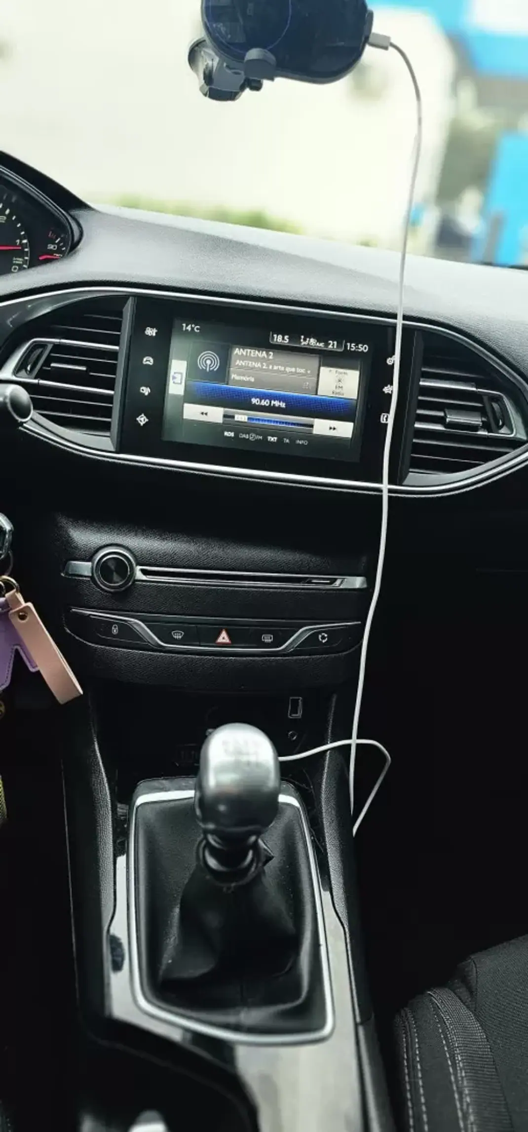 Peugeot 308 SW 2005 - 14900 EUR, 212300 km - AUTO.MOTO.pt - 212300km - foto 8 de 13