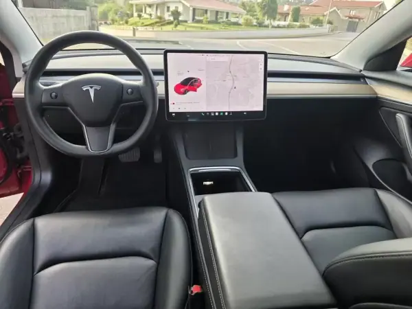 Tesla Model 3 2021 - 27499 EUR, 74631 km - 74631km - foto 23 de 34