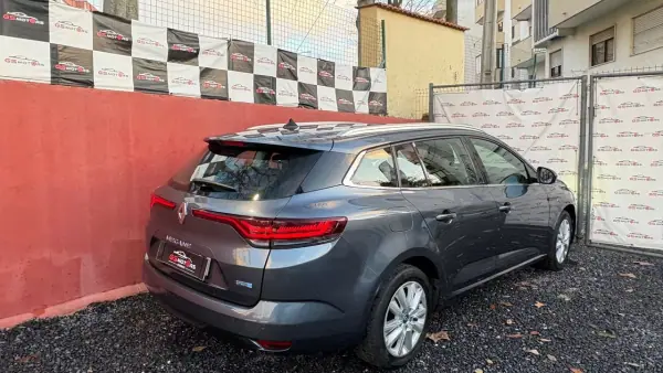 Renault Mégane Sport Tourer 2021 - 14900 EUR, 104000 km - AUTO.MOTO.pt - 104000km - foto 6 de 12