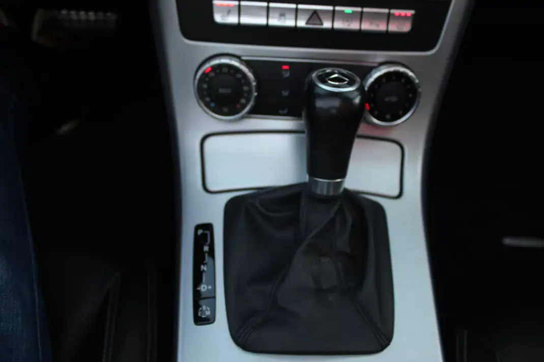 Mercedes-Benz SLK 250 2015 - 22990 EUR, 203350 km - 203350km - foto 15 de 32