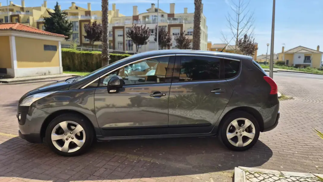 Peugeot 3008 2012 - 9480 EUR, 170000 km - AUTO.MOTO.pt - 170000km - foto 9 de 15