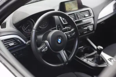 BMW 114 2017 - 16900 EUR, 135925 km - AUTO.MOTO.pt - 135925km - foto 10 de 28