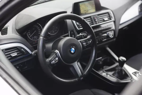 BMW 114 2017 - 16900 EUR, 135925 km - AUTO.MOTO.pt - 135925km - foto 10 de 28