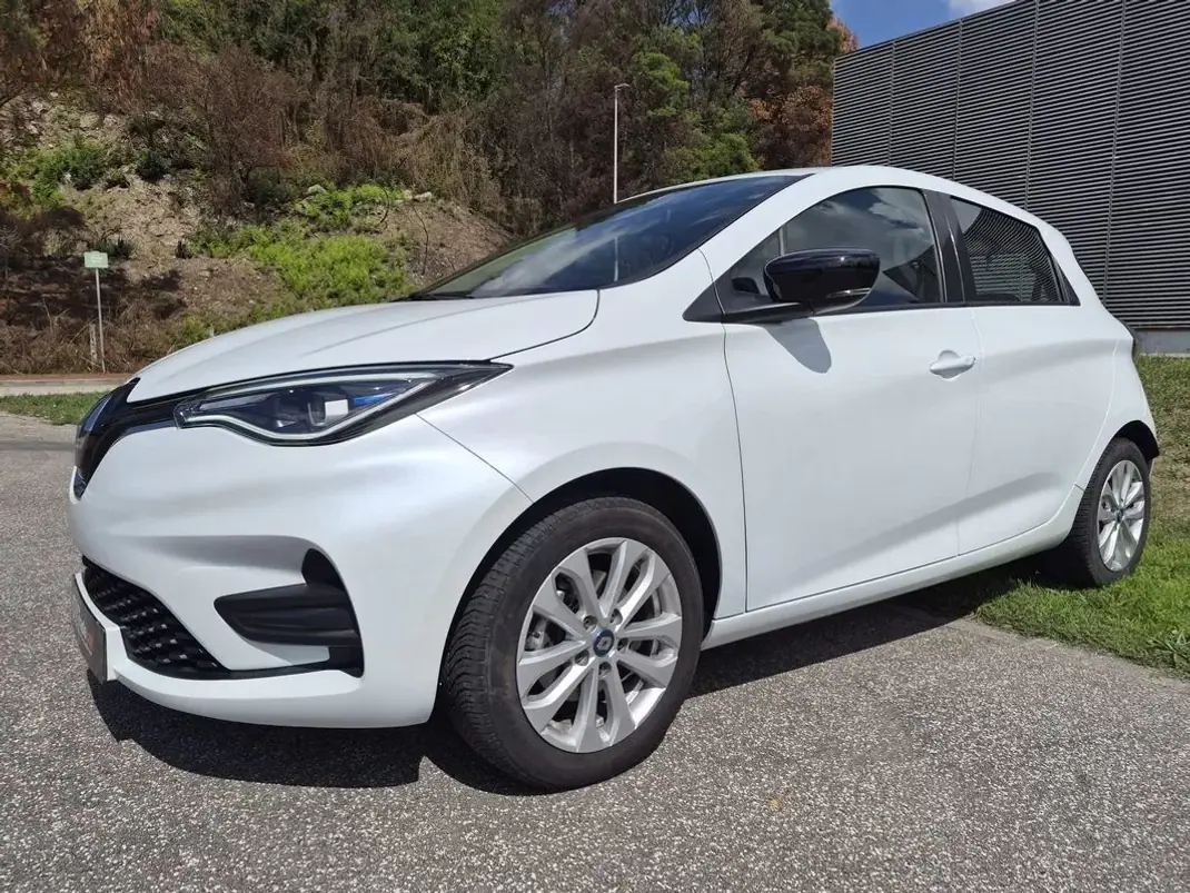 Renault Zoe 2021 - 15999 EUR, 27500 km - 27500km - foto 2 de 13