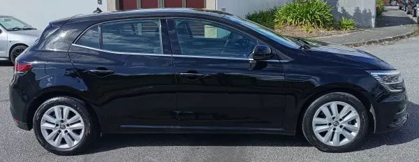 Renault Mégane 2020 - 15900 EUR, 82200 km - AUTO.MOTO.pt - 82200km - foto 6 de 18