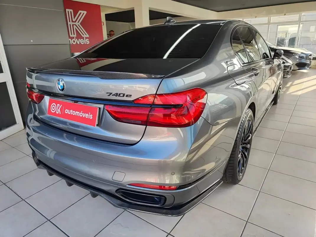 BMW 740 2018 - 29950 EUR, 249000 km - AUTO.MOTO.pt - 249000km - foto 12 de 41