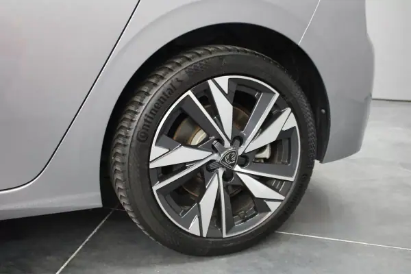 Peugeot 308 2023 - 22900 EUR, 55300 km - AUTO.MOTO.pt - 55300km - foto 8 de 25