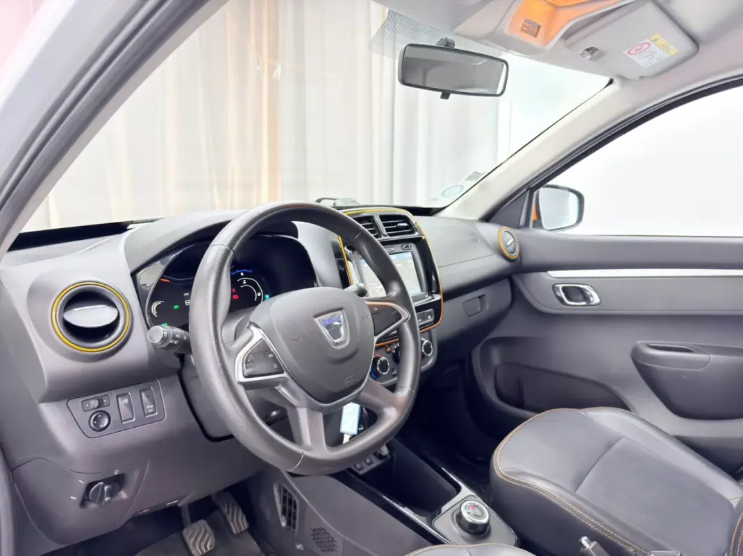 Dacia Spring 2022 - 11500 EUR, 30000 km - 30000km - foto 17 de 19