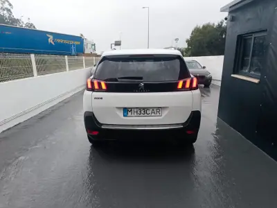 Peugeot 5008 2018 - 14990 EUR, 172200 km - AUTO.MOTO.pt - 172200km - foto 9 de 26