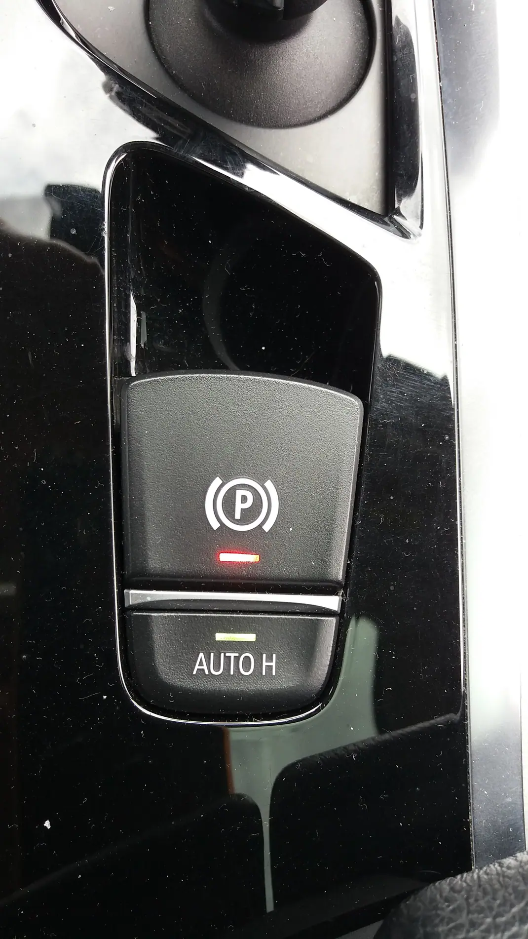 BMW 520 2017 - 28000 EUR, 95000 km - AUTO.MOTO.pt - 95000km - foto 12 de 15