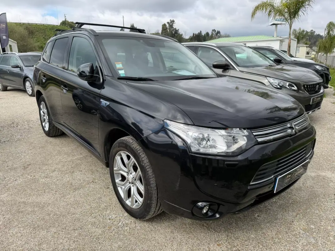 Mitsubishi Outlander 2014 - 17900 EUR, 161000 km - AUTO.MOTO.pt - 161000km - foto 1 de 10