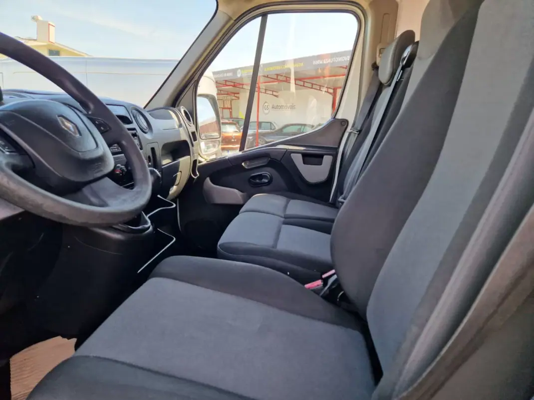 Renault Master 2.3 l3h2 2015 - 12500 EUR, 298000 km - AUTO.MOTO.pt - 298000km - foto 5 de 9