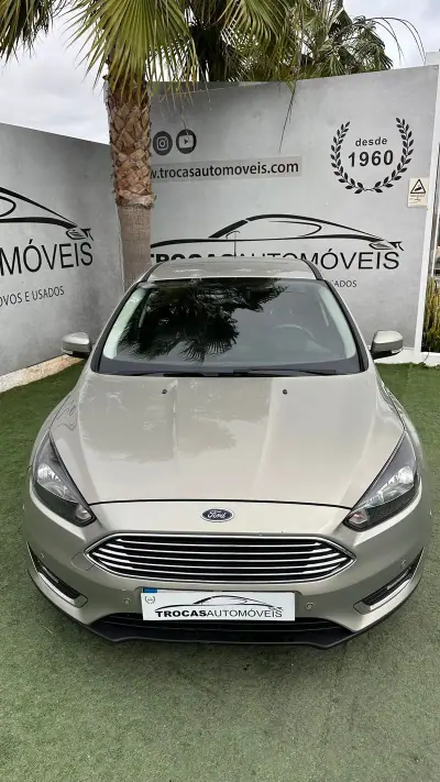 Ford Focus 2015 - 13500 EUR, 117793 km - AUTO.MOTO.pt - 117793km - foto 5 de 26