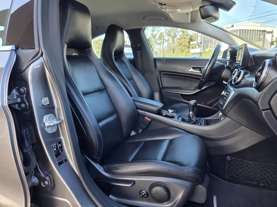 Mercedes-Benz CLA 180 2014 - 17990 EUR, 134000 km - AUTO.MOTO.pt - 134000km - foto 27 de 34