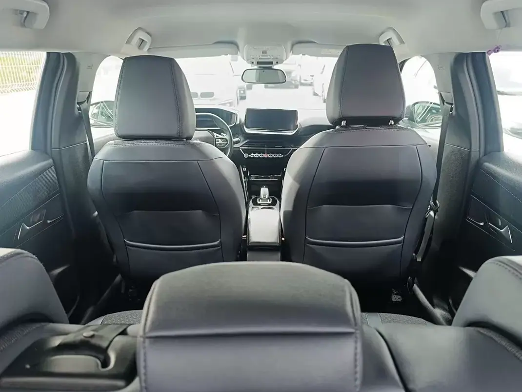 Peugeot 2008 2020 - 15900 EUR, 124990 km - AUTO.MOTO.pt - 124990km - foto 19 de 37